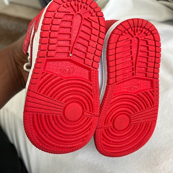 Sneakers - Picture 1 of 3